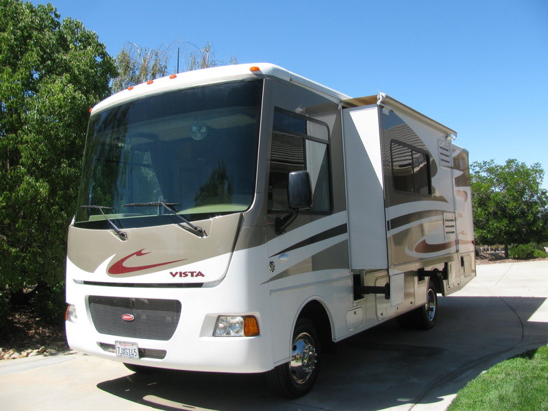 2012 Winnebago Vista 26P, Class A Gas RV For Sale By Owner in Alpine