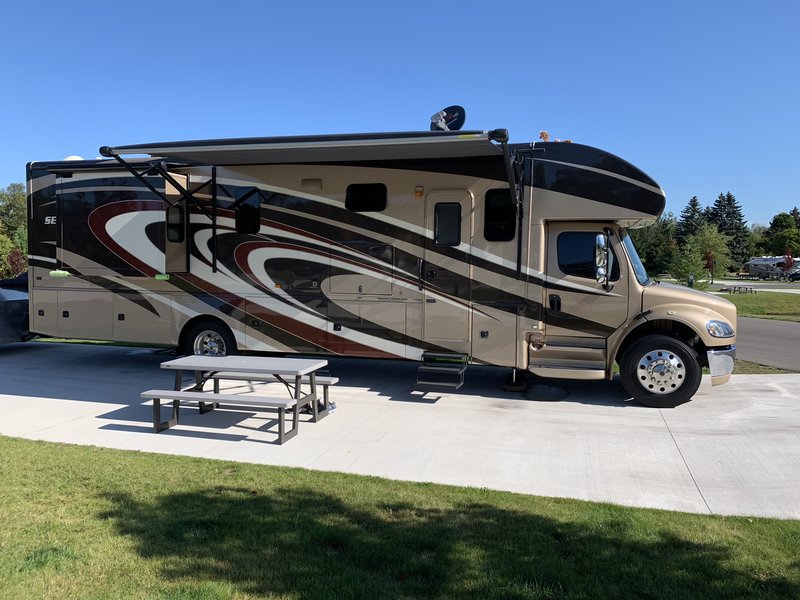 2014 Jayco Seneca 37RB, Class C RV For Sale By Owner in St. petersburg