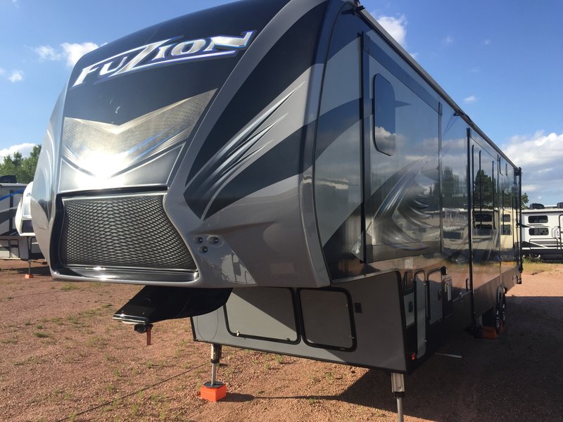2017 Keystone Fuzion 345, 5th Wheels RV For Sale By Owner in Colorado