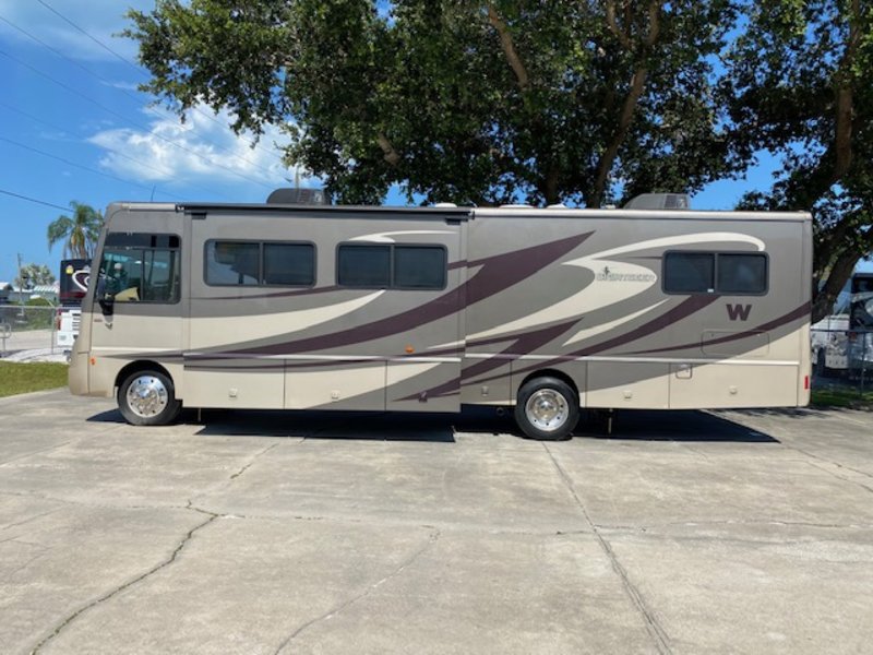 2011 Winnebago Sightseer 35J, Class A Gas RV For Sale By Owner in