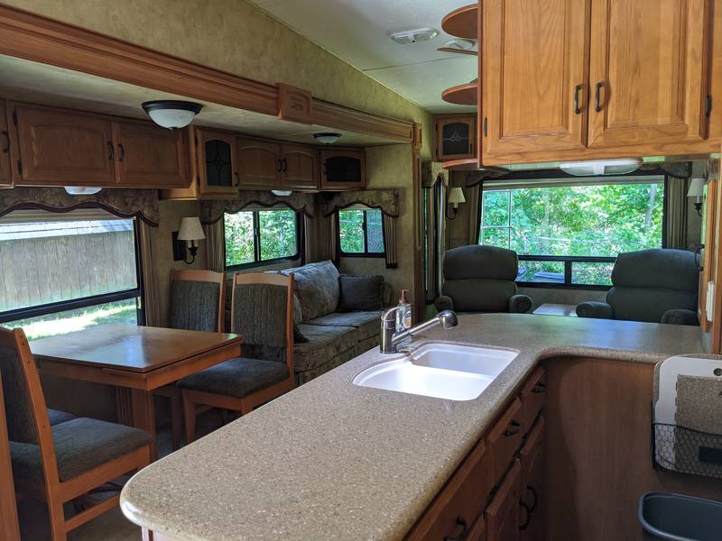 2009 Keystone Montana 3400RL Arctic Package Limited edition, 5th Wheels