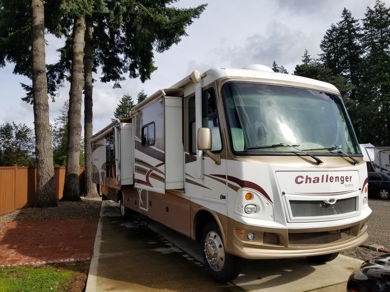 2010 Damon Challenger 371, Class A Gas RV For Sale By Owner in Elma