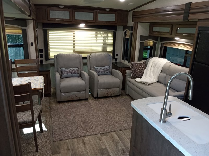 Used 2020 Keystone Cougar Half Ton 27SGS for Sale by Owner in