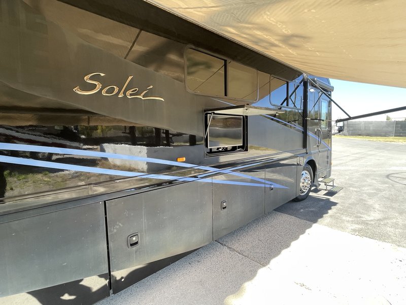 2015 Itasca Solei 38R, Class A Diesel RV For Sale By Owner in