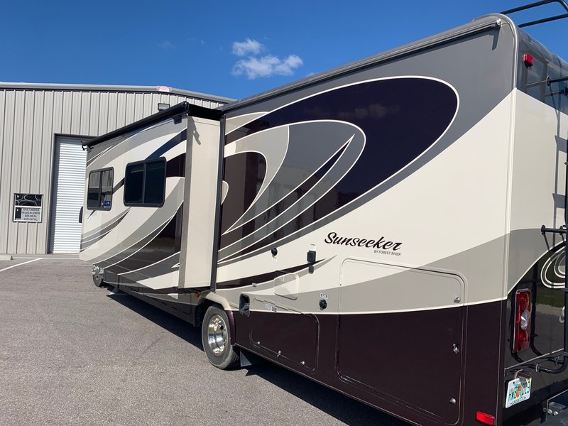 2017 Forest River Sunseeker 3010DS, Class C RV For Sale By Owner in