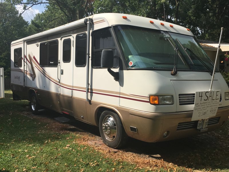 airstream land yacht 30