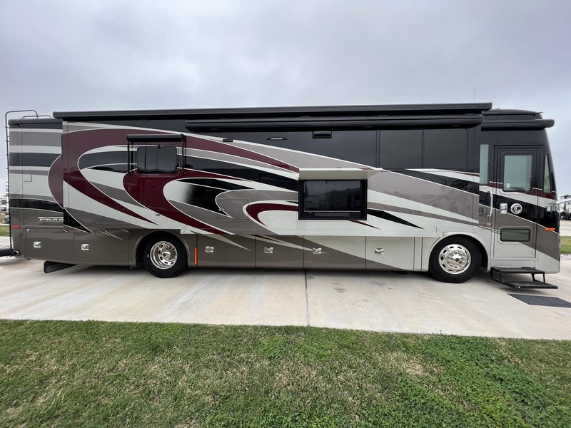 2020 Tiffin Phaeton 37BH, Class A Diesel RV For Sale By Owner in
