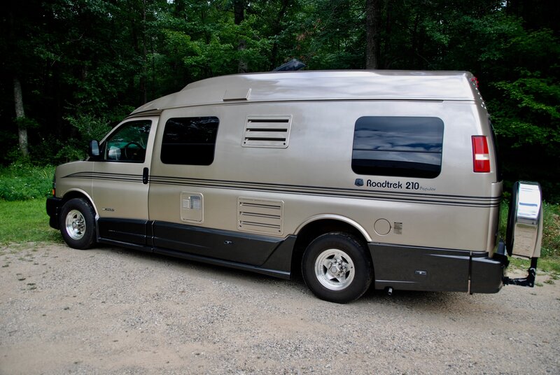 Used 2006 Roadtrek Popular 210 for Sale by Owner in Pierson, Michigan | RVT