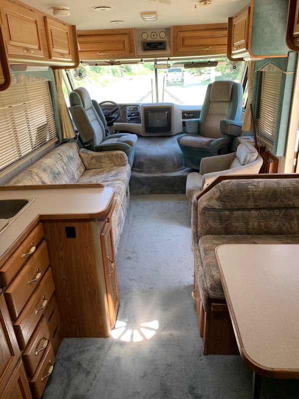 1993 Thor Industries Pinnacle 300QV, Class A Gas RV For Sale By Owner