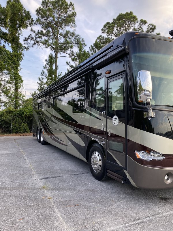 2012 Tiffin Allegro Bus 43QGP, Class A Diesel RV For Sale By Owner in