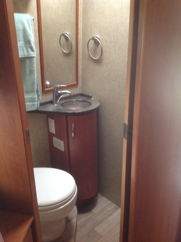 2013 Leisure Travel Vans Unity Twin Bed, Class C RV For Sale By Owner in Purvis, Mississippi