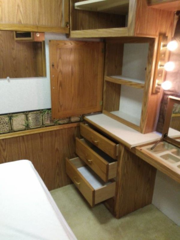 2001 National RV Dolphin 5330, Class A Gas RV For Sale By Owner in