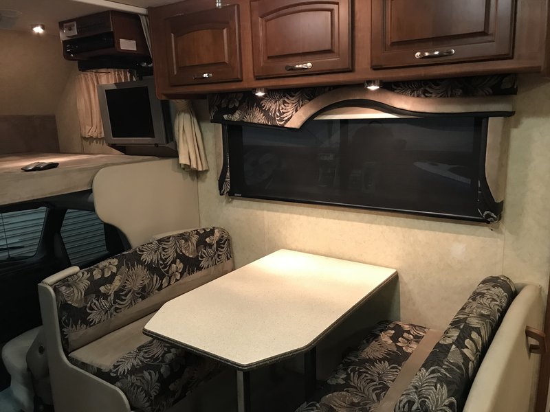 2006 Jayco Seneca ZX 35TM Toy Hauler, Class C RV For Sale By Owner in