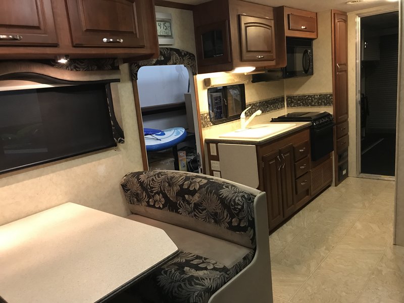 2006 Jayco Seneca ZX 35TM Toy Hauler, Class C RV For Sale By Owner in