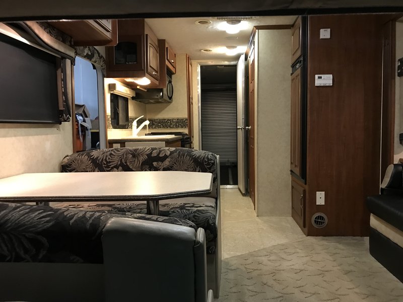 2006 Jayco Seneca ZX 35TM Toy Hauler, Class C RV For Sale By Owner in