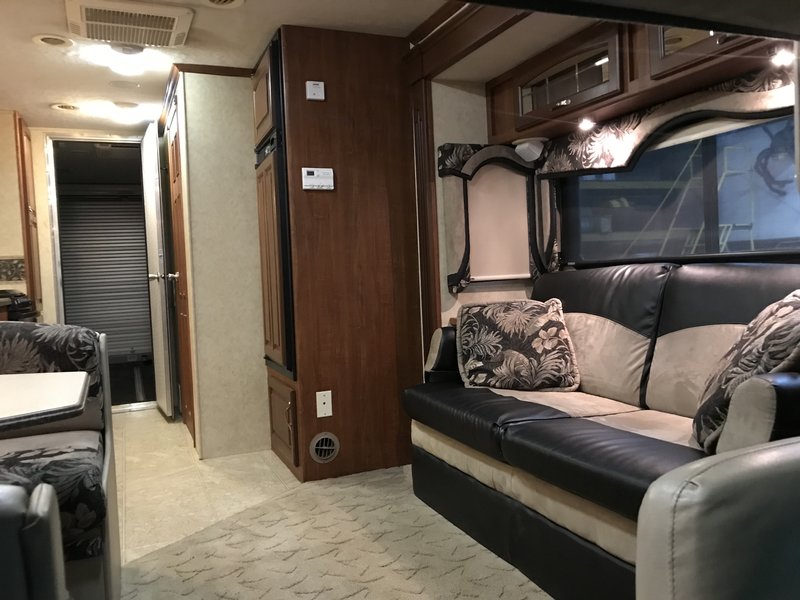 2006 Jayco Seneca ZX 35TM Toy Hauler, Class C RV For Sale By Owner in