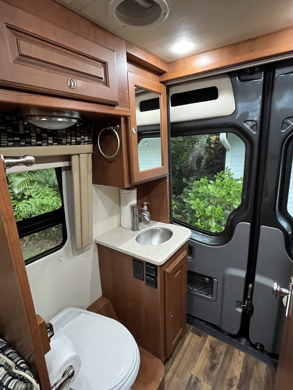 2017 Coach House Arriva Arriva, Class B RV For Sale By Owner In Vero ...