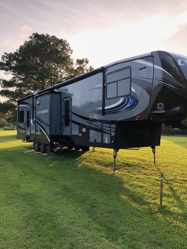 2017 Heartland Cyclone 4113, Toy Haulers 5th Wheels RV For Sale By Owner in Swansboro, North