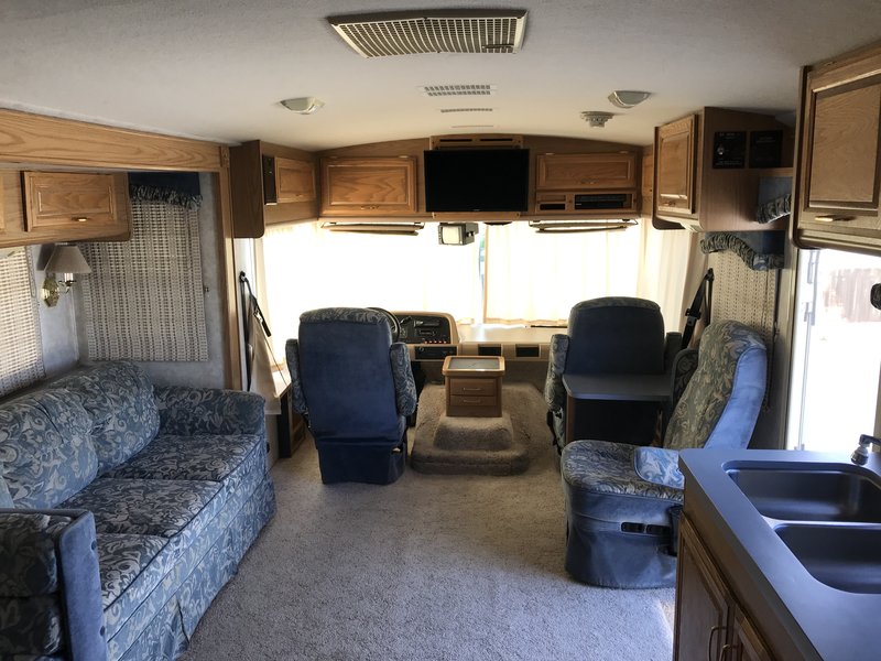 1997 Fleetwood Bounder 35, Class A Gas RV For Sale By Owner in Barstow, California
