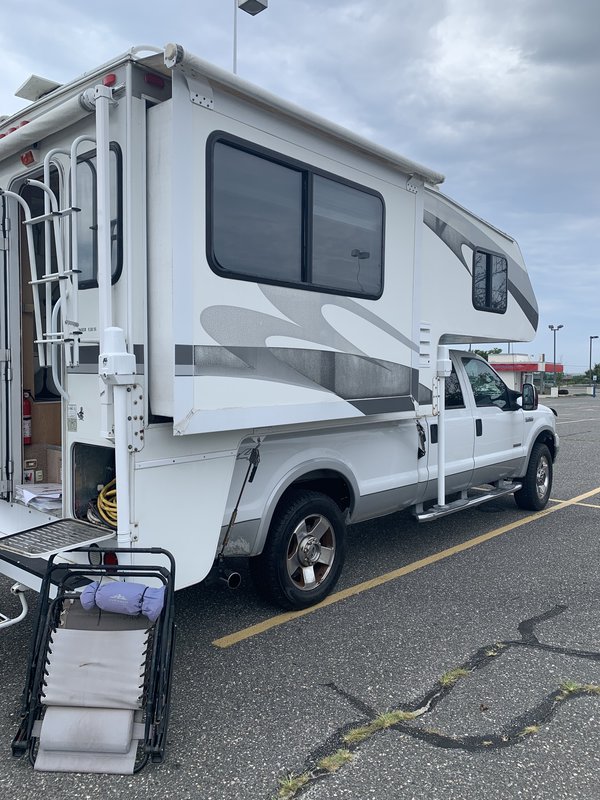 2006 Host Industries Rainier 9.5 SS, Truck Campers RV For Sale By Owner
