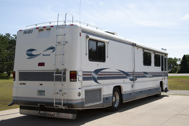 1997 Foretravel Motorcoach Unicoach 4000 U295, Class A Diesel RV For
