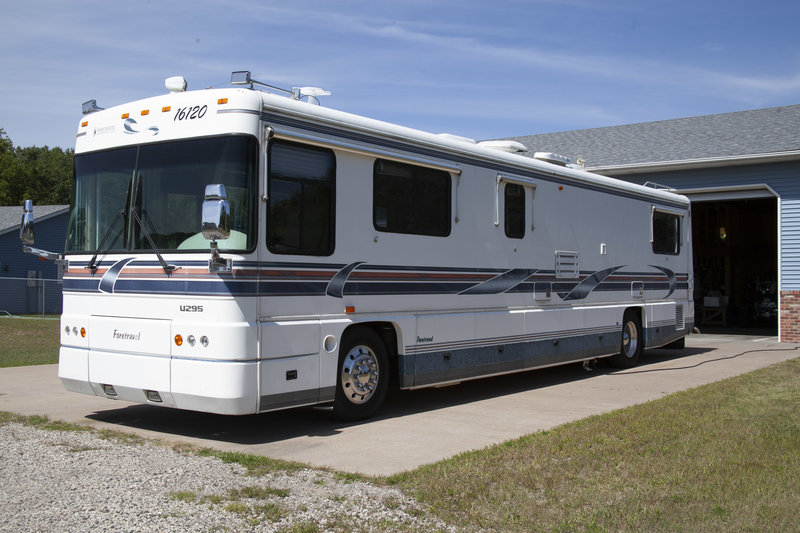 1997 Foretravel Motorcoach Unicoach 4000 U295, Class A Diesel RV For