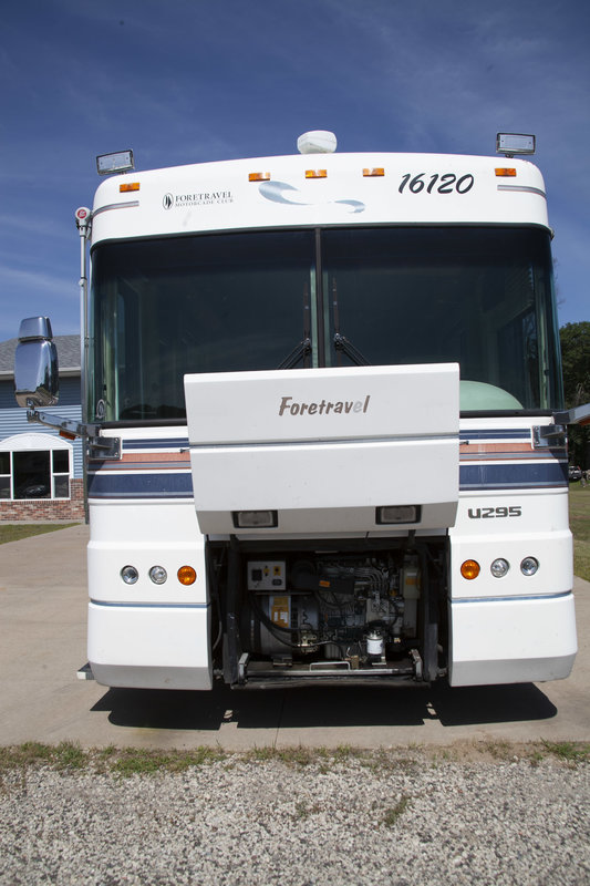 1997 Foretravel Motorcoach Unicoach 4000 U295, Class A Diesel RV For