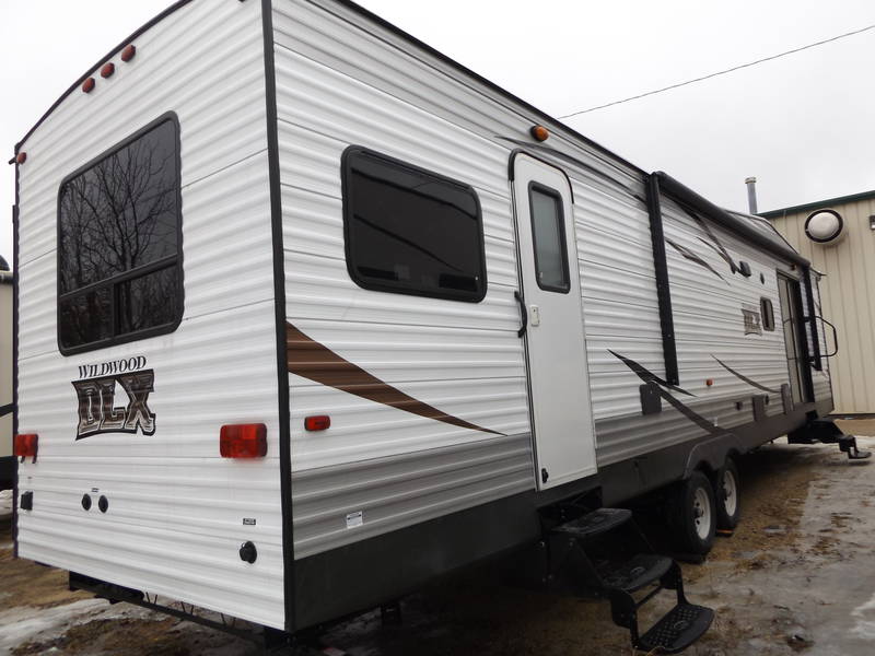 2017 Forest River Wildwood DLX 39FDEN, Park Models RV For Sale in