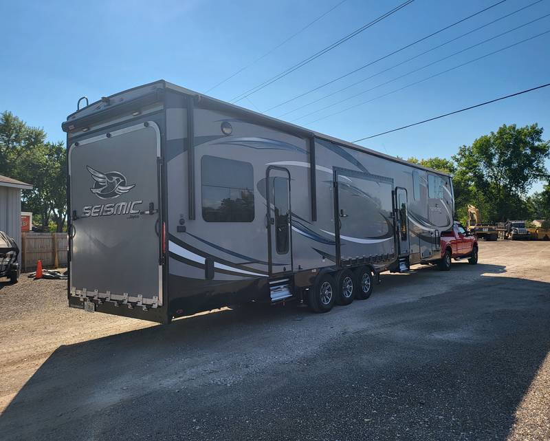 Used 2017 Jayco Seismic 4212 for Sale by Owner in Portage, Michigan RVT