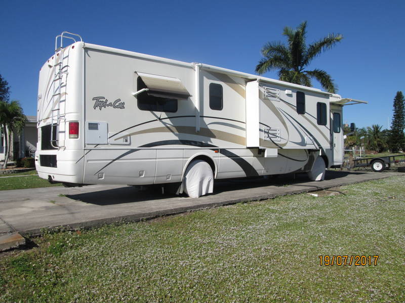 2004 National RV Tropical T370, Class A Diesel RV For Sale By Owner