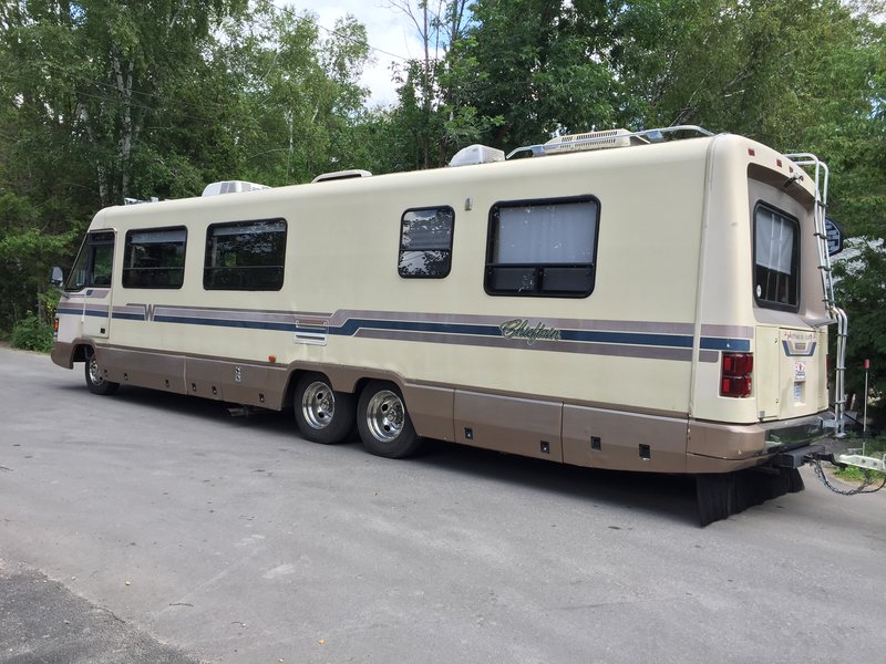 1989 Winnebago Chieftain 36RQ, Class A Gas RV For Sale By Owner in