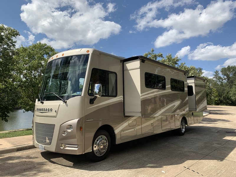 2017 Winnebago Vista LX 35B, Class A Gas RV For Sale By Owner in Dallas , Texas 342092