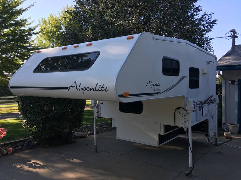 2004 Western RV Alpenlite Limited Seratoga 930, Truck Campers RV For