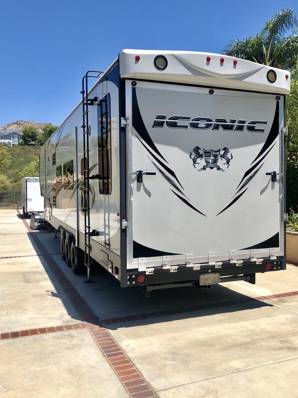 2018 Eclipse Iconic 35ikg plus 3’, Toy Haulers 5th Wheels RV For Sale