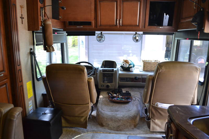 2014 Fleetwood Bounder 35K, Class A Gas RV For Sale By Owner in