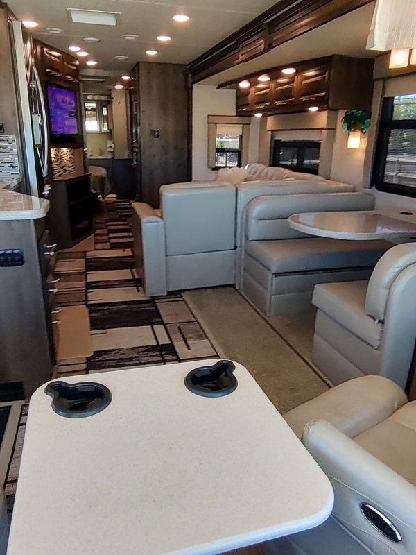 2020 Entegra Coach Emblem 36U, Class A Gas RV For Sale By Owner in
