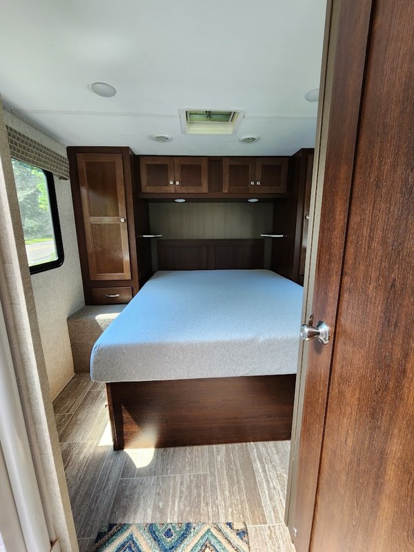 Used 2020 Forest River Sunseeker LE 2850 LE for Sale by Owner in