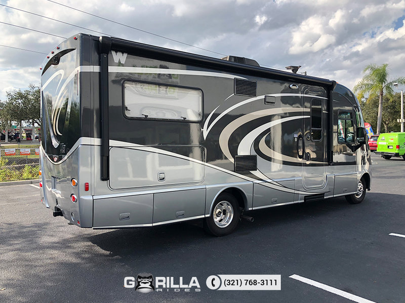 2014 Winnebago Via 25T, Class A Diesel RV For Sale By Owner in
