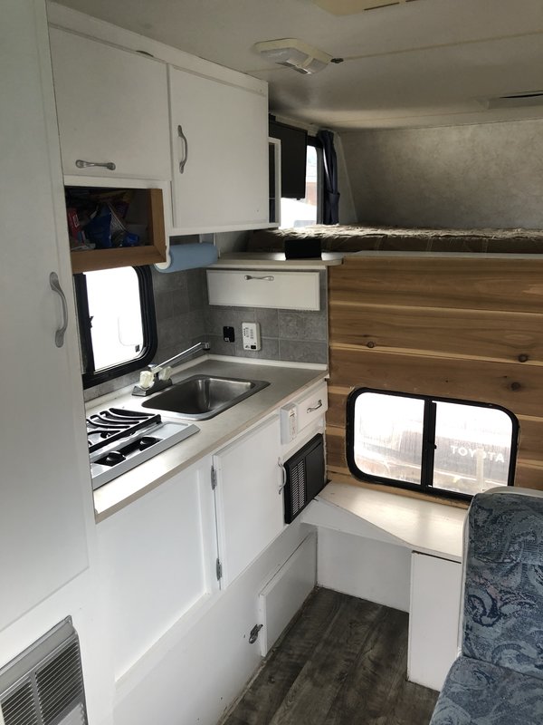 2001 Fleetwood Angler 8B, Truck Campers RV For Sale By Owner in Boulder