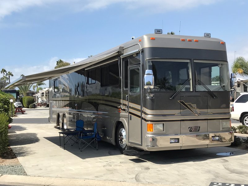 2000 Featherlite Coaches Vogue V5000, Class A Diesel RV For Sale By