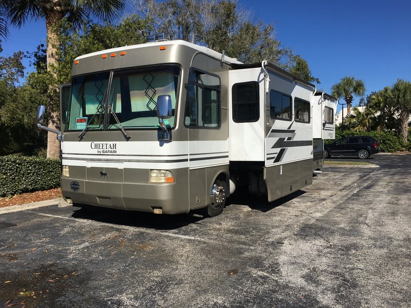 2003 Safari Cheetah 3312, Class A Diesel RV For Sale By Owner in Stuart, Florida