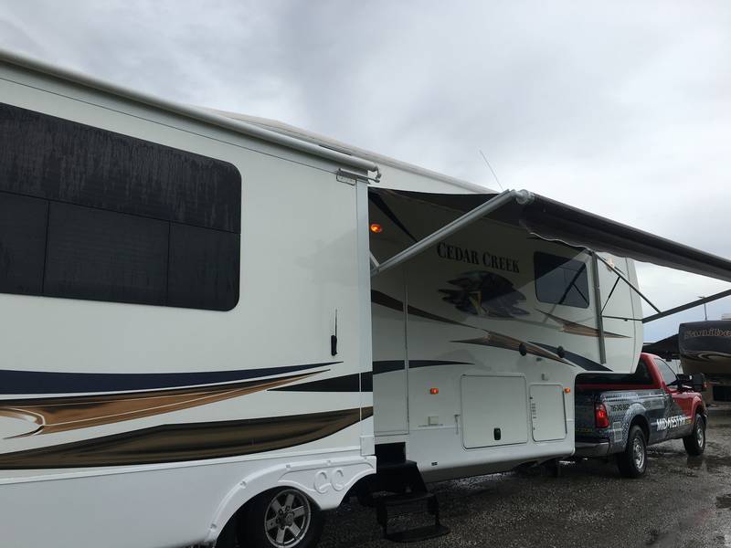 2012 Forest River Cedar Creek 30RL, 5th Wheels RV For Sale in Ottawa