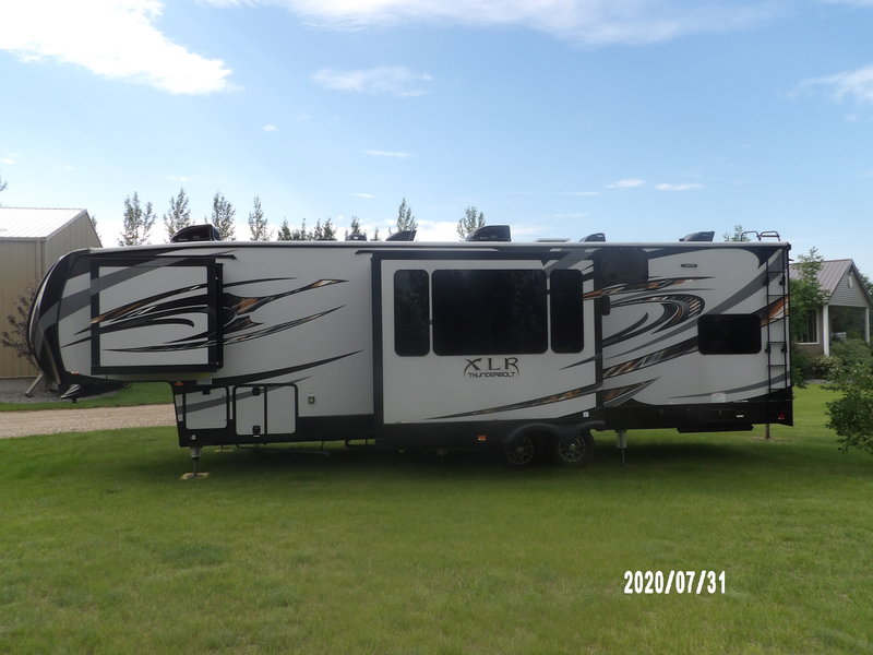 2016 Forest River XLR Thunderbolt 340AMP, Toy Haulers 5th Wheels RV For