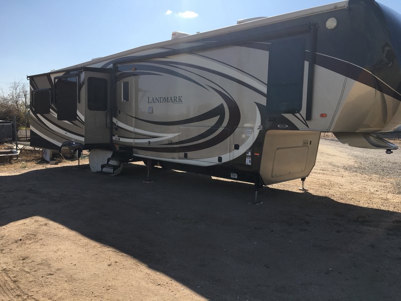 2013 Heartland Landmark San Antonio, 5th Wheels RV For Sale By Owner in