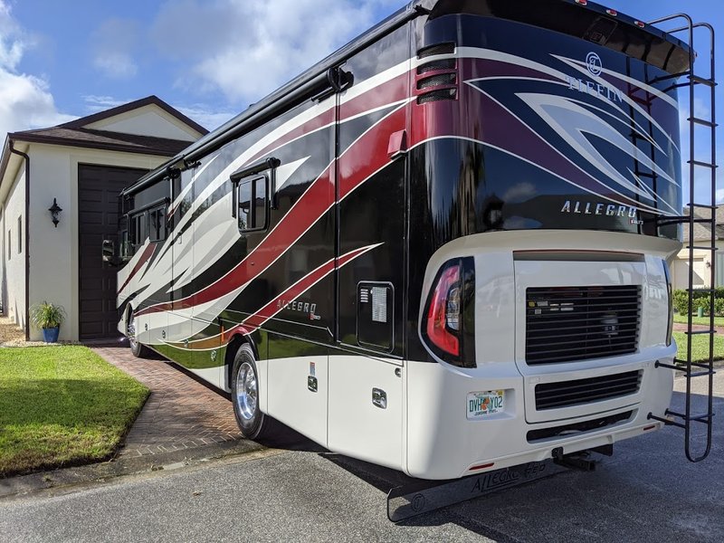 2018 Tiffin Allegro RED 37PA, Class A Diesel RV For Sale By Owner in Titusville, Florida RVT
