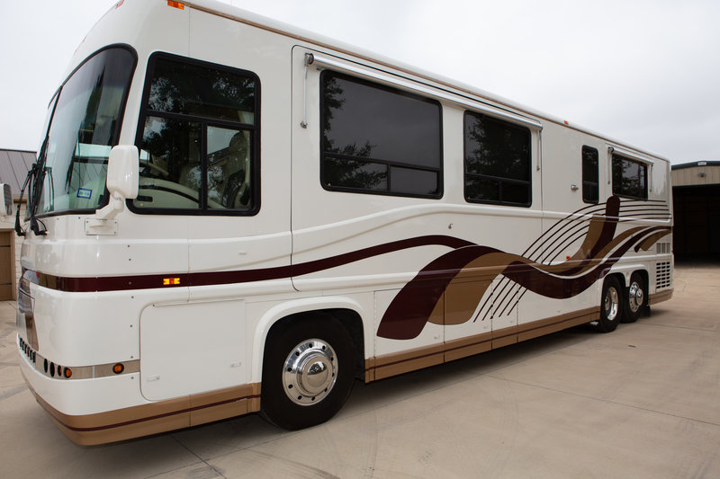 2002 Newell 40, Class A Diesel RV For Sale By Owner in Kyle, Texas