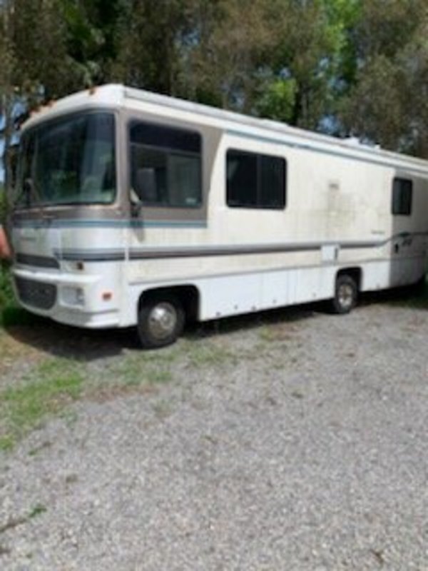 1998 Gulf Stream Yellowstone Capri, Class A Gas RV For Sale By Owner
