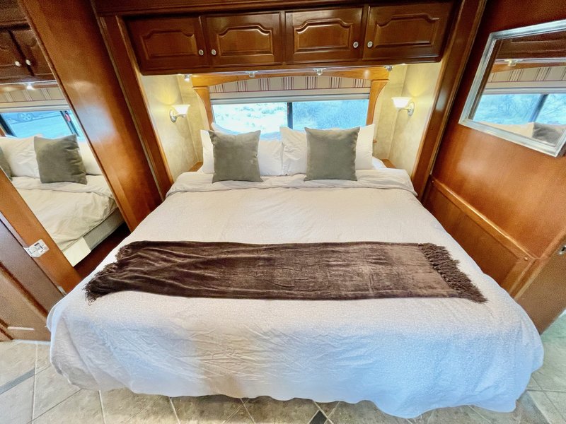 2010 Country Coach Veranda, Class A Diesel RV For Sale By Owner in
