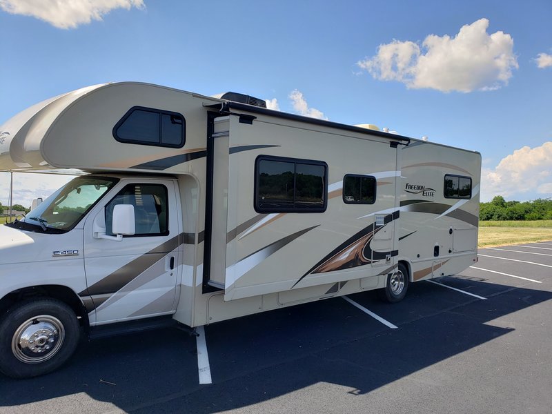2017 Thor Motor Coach Freedom Elite 30FE, Class C RV For Sale By Owner in Oronogo, Missouri 2017 Thor Freedom Elite 30fe For Sale