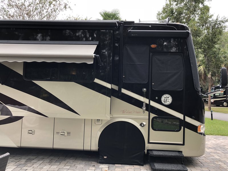 2009 Tiffin Allegro Bus 43QRP, Class A Diesel RV For Sale By Owner in